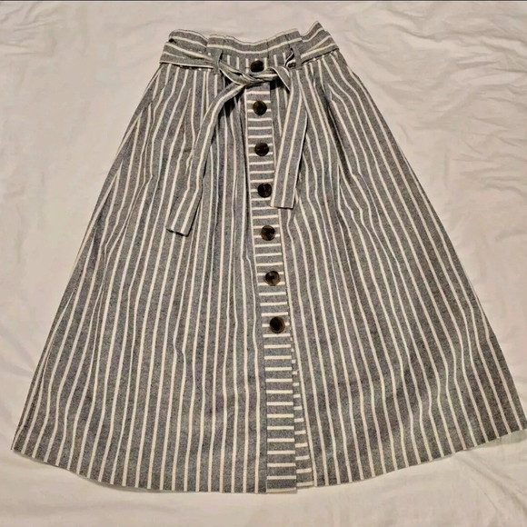 ASOS TOPSHOP Midi Skirt Women US 2 Striped Paperbag Button Pockets Chambray - Picture 2 of 7